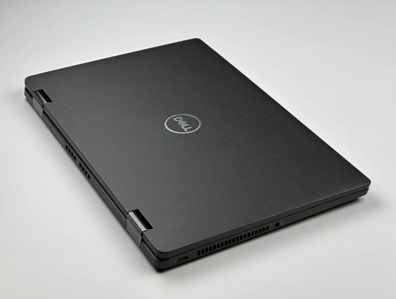 Dell Latitude 7430 2in1 z i5-1245U, dotykowym ekranem – laptop konwertowalny z obudową z włókna węglowego, łączący wydajność i mobilność.