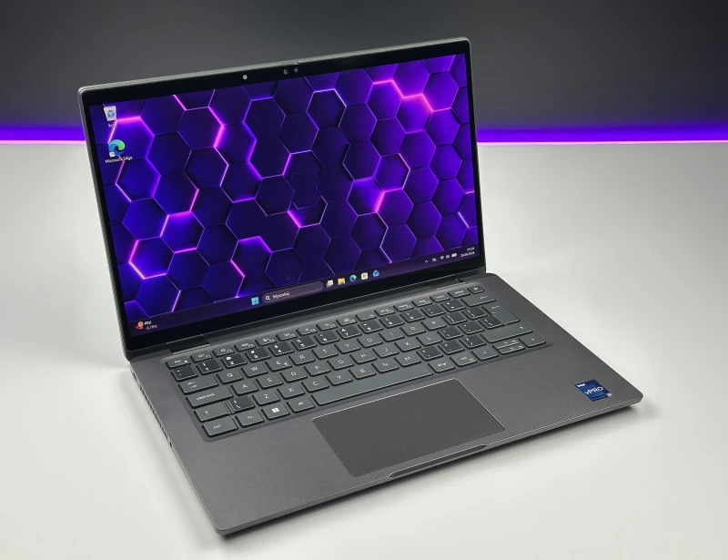 Dell Latitude 7430 2in1 z i5-1245U, dotykowym ekranem – laptop konwertowalny z obudową z włókna węglowego, łączący wydajność i mobilność.
