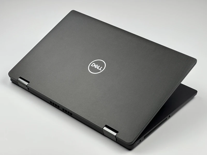 Dell Latitude 7430 2in1 z i5-1245U, dotykowym ekranem – laptop konwertowalny z obudową z włókna węglowego, łączący wydajność i mobilność.