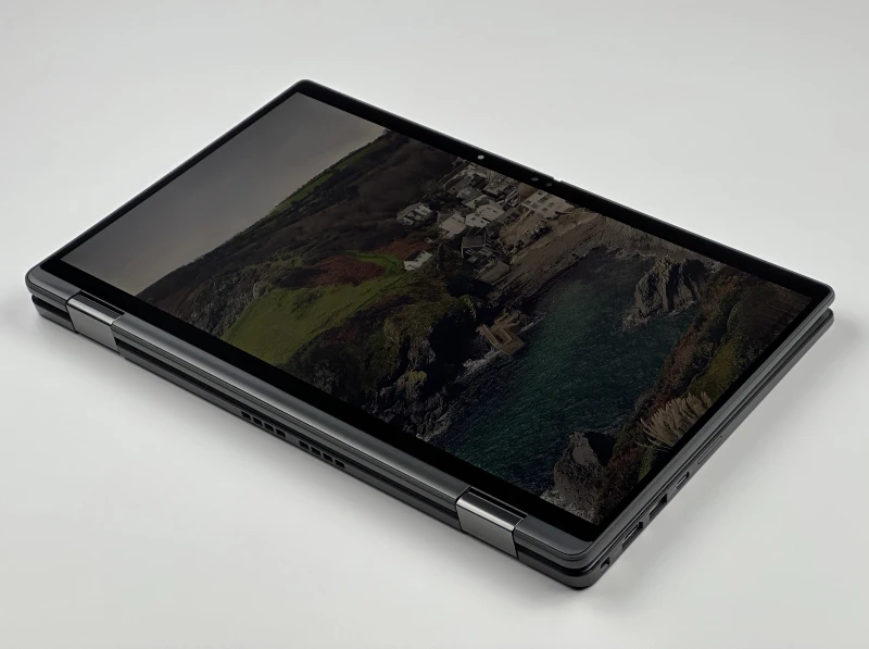 Dell Latitude 7430 2in1 z i5-1245U, dotykowym ekranem – laptop konwertowalny z obudową z włókna węglowego, łączący wydajność i mobilność.