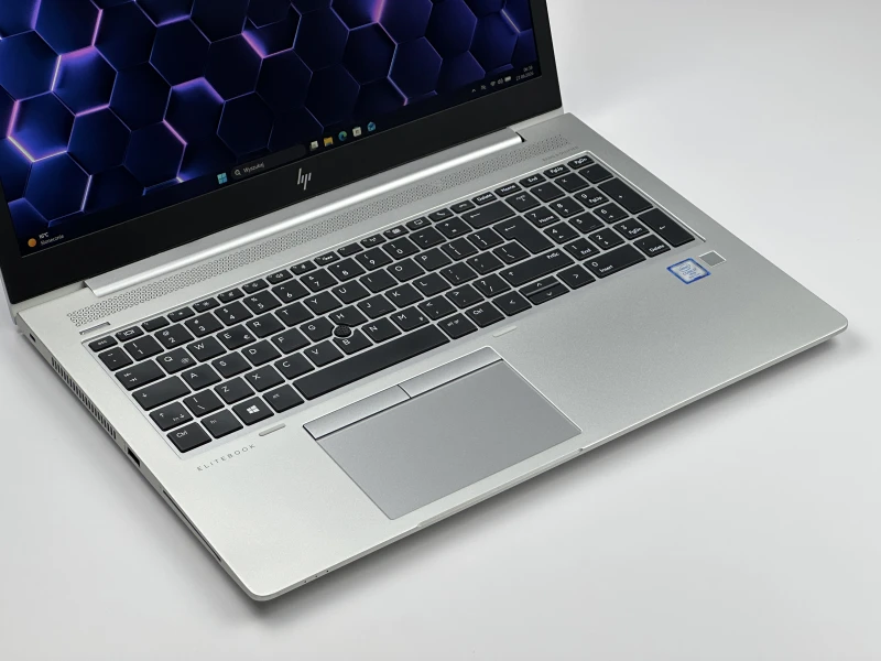 Laptop biznesowy HP EliteBook 850 G6 z i7-8665U i matrycą FHD – niezawodny ultrabook do pracy biurowej, zdalnej i codziennego użytkowania.
