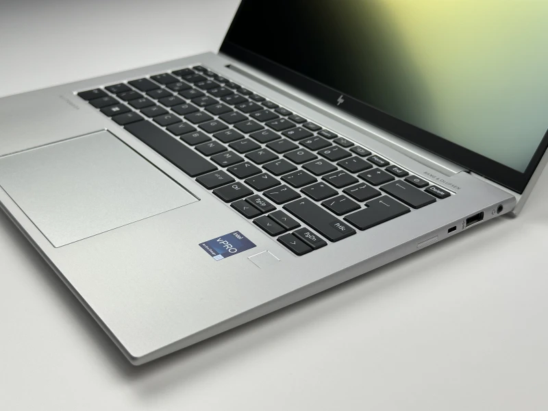 HP EliteBook 840 G10 – wydajność i dyskrecja! i7-1370P, FHD+ z filtrem prywatyzującym – komfort i bezpieczeństwo pracy na najwyższym poziomie.