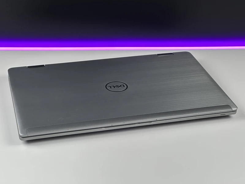 Dell Latitude 7430 2in1 z Intel Core i7-1265U, 32GB RAM i dotykowym ekranem. Aluminiowy laptop konwertowalny z klawiaturą US i grafiką Iris Xe.
