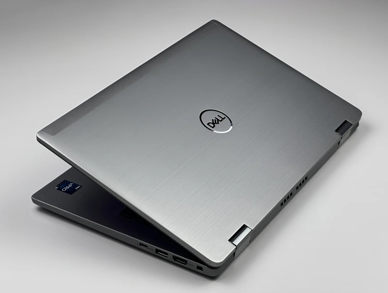 Dell Latitude 7430 2-in-1 z i7-1265U, 32GB RAM i dotykowym ekranem 14" FHD. Aluminiowy laptop w kolorze tytanowoszarym z Intel Iris Xe.