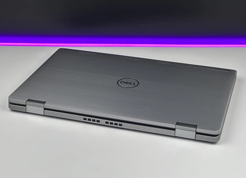 Dell Latitude 7430 2-in-1 z i7-1265U, 32GB RAM i dotykowym ekranem 14" FHD. Aluminiowy laptop w kolorze tytanowoszarym z Intel Iris Xe.