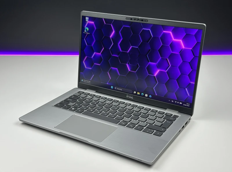 Dell Latitude 7430 w tytanowoszarym aluminium z i7-1265U, 32GB RAM i 14" FHD. Smukły laptop biznesowy z Intel Iris Xe i czytnikiem linii papilarnych.