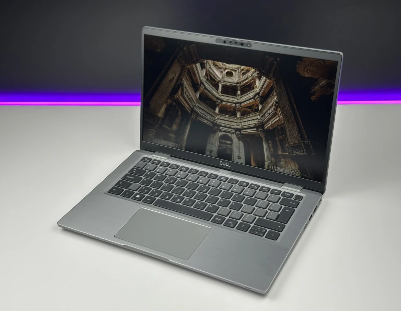 Dell Latitude 7430 w tytanowoszarym aluminium z i7-1265U, 32GB RAM i 14" FHD. Smukły laptop biznesowy z Intel Iris Xe i czytnikiem linii papilarnych. Dell Latitude 7430 w tytanowoszarym aluminium z i7-1265U, 32GB RAM i 14" FHD. Smukły laptop biznesowy z Intel Iris Xe i czytnikiem linii papilarnych.