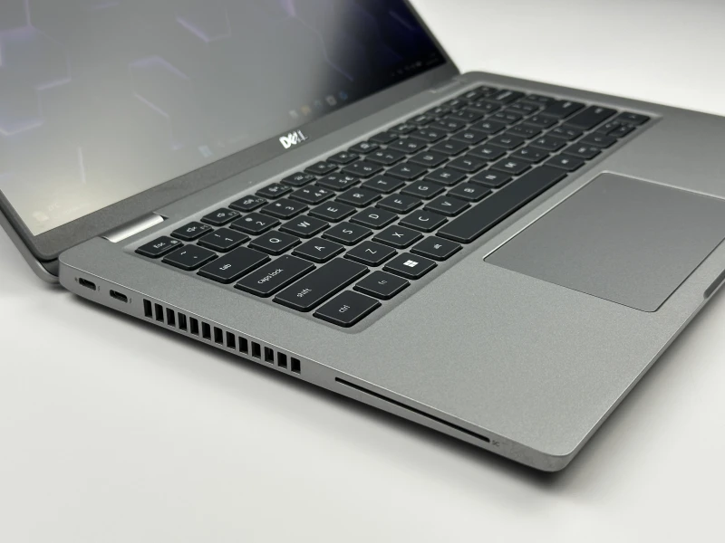 Dell Latitude 5430 - procesor i5-1235U, matryca 14" oraz modem LTE – nowoczesny laptop biznesowy z klawiaturą US, idealny do pracy.