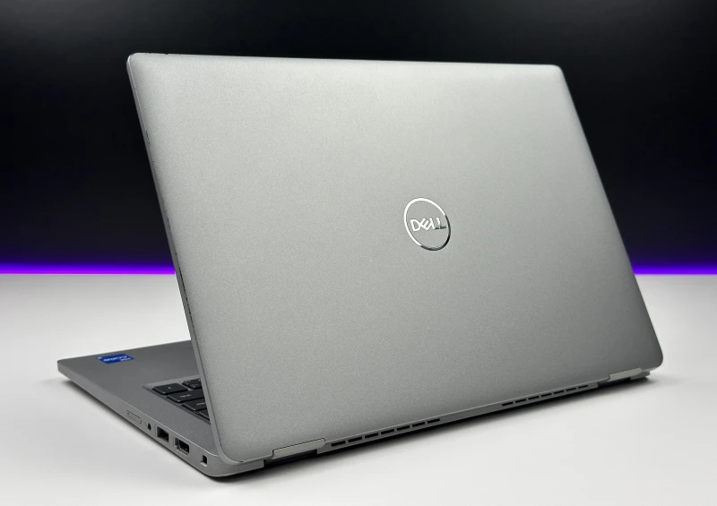 Dell Latitude 5330 - i5-1235U, 8GB RAM, LTE. Lekki laptop biznesowy z klawiaturą US i szybkim interfejsem PCIe NVMe do codziennej pracy mobilnej.