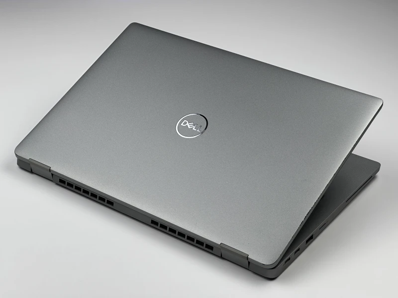 Dell Latitude 5330 - i5-1235U, 8GB RAM, LTE. Lekki laptop biznesowy z klawiaturą US i szybkim interfejsem PCIe NVMe do codziennej pracy mobilnej. Dell Latitude 5330 - i5-1235U, 8GB RAM, LTE. Lekki laptop biznesowy z klawiaturą US i szybkim interfejsem PCIe NVMe do codziennej pracy mobilnej.