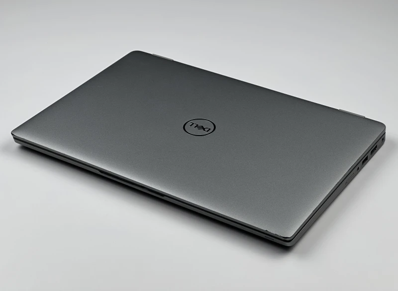 Dell Latitude 5330 - i5-1235U, 8GB RAM, LTE. Lekki laptop biznesowy z klawiaturą US i szybkim interfejsem PCIe NVMe do codziennej pracy mobilnej.