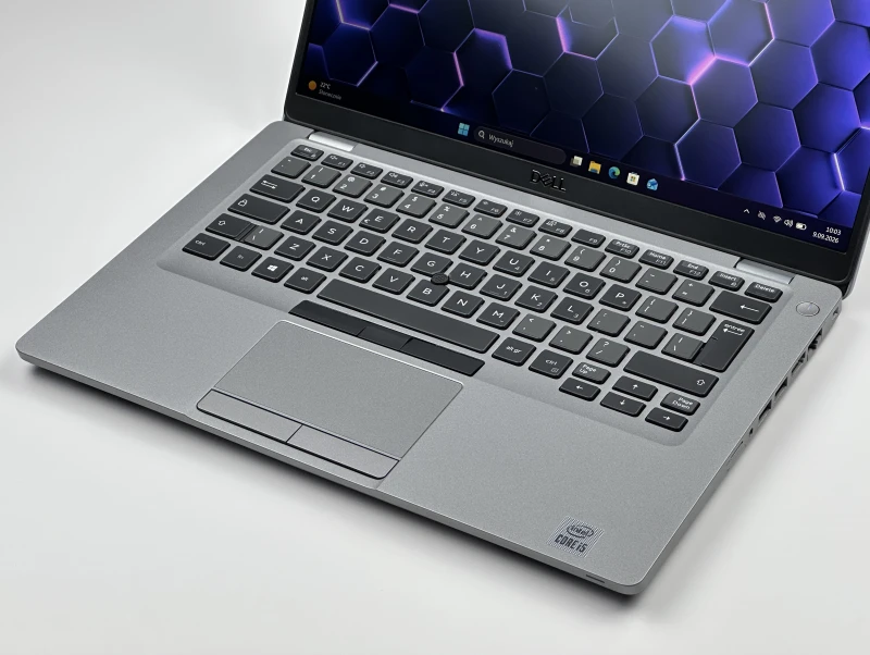 Dell Latitude 5410 z i5-10310U i matrycą FHD – wszechstronny laptop biznesowy, łączący moc, wygodę i niezawodność, idealny do codziennych zadań.