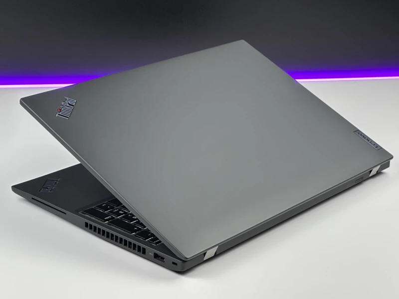 Lenovo ThinkPad T16 Gen 1 z procesorem i5-1235U, ekranem 16" i modemem LTE. Laptop biznesowy z formatem 16:10 do wygodnej pracy mobilnej.