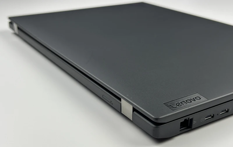 Lenovo ThinkPad T16 Gen 1 i7-1255U, 16" QHD+ – biznesowy laptop o wysokiej rozdzielczości do pracy biurowej, analitycznej i wielozadaniowej.