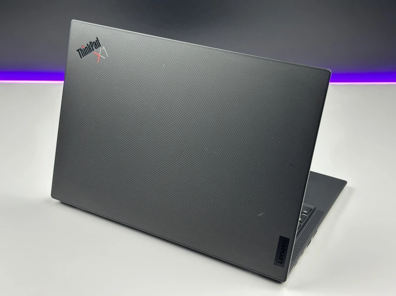 Lenovo ThinkPad X1 Carbon Gen 10 - i7-1265U, 2.8K OLED. Ultralekki laptop z obsługą Thunderbolt 4 i Wi-Fi 6E, stworzony do wymagającej pracy.