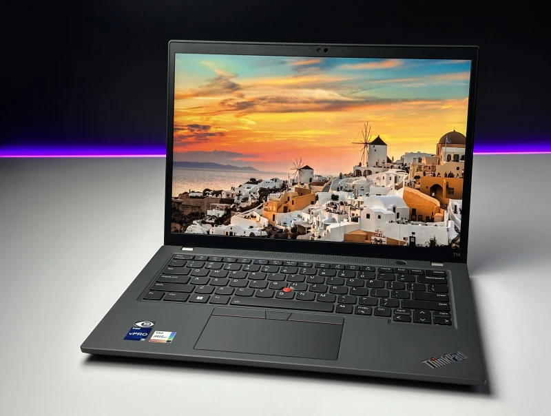 Lenovo ThinkPad T14 Gen 3 z i5-1245U, matrycą FHD+ – nowoczesny laptop biznesowy łączący wydajność, komfort pracy i solidne wykonanie.