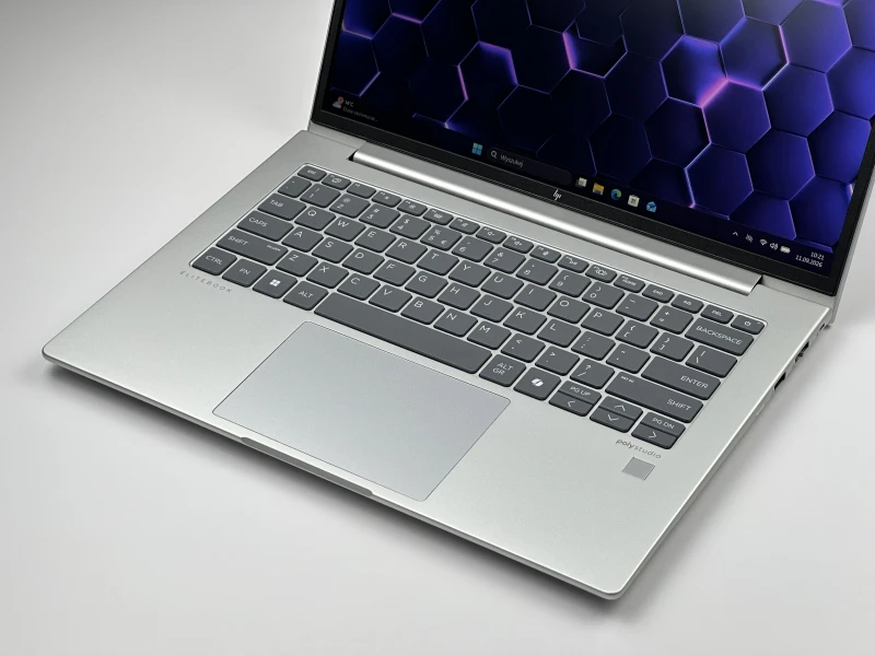 HP Elite mt645 G8 Ryzen 5 7535U, 14" FHD+ – wydajny laptop biznesowy do pracy mobilnej i biurowej z klawiaturą US.