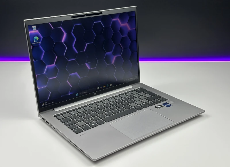 HP ZBook Firefly 14 G9 z i7-1265U, ekranem 14" FHD+, grafiką T550 (4GB). Lekka mobilna stacja robocza do projektowania, pracy biurowej i mobilnej.