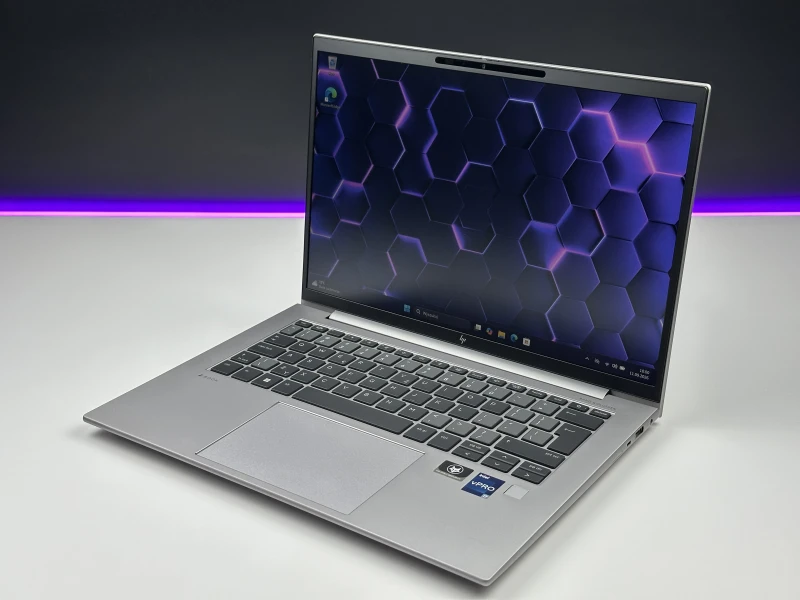 HP ZBook Firefly 14 G9 z i7-1265U, ekranem 14" FHD+, grafiką T550 (4GB). Lekka mobilna stacja robocza do projektowania, pracy biurowej i mobilnej.