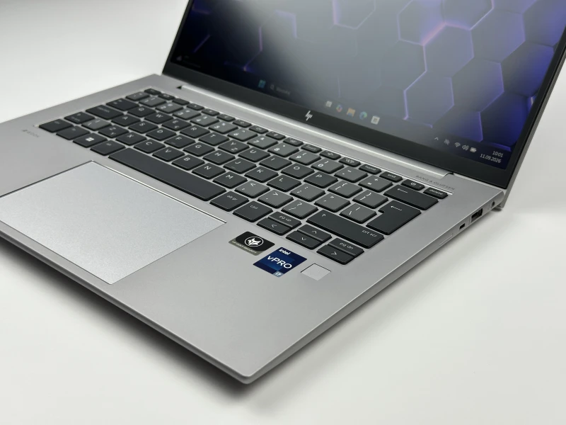 HP ZBook Firefly 14 G9 z i7-1265U, ekranem 14" FHD+, grafiką T550 (4GB). Lekka mobilna stacja robocza do projektowania, pracy biurowej i mobilnej.