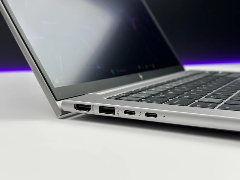 HP ZBook Firefly 14 G9 z i7-1265U, ekranem 14" FHD+, grafiką T550 (4GB). Lekka mobilna stacja robocza do projektowania, pracy biurowej i mobilnej.