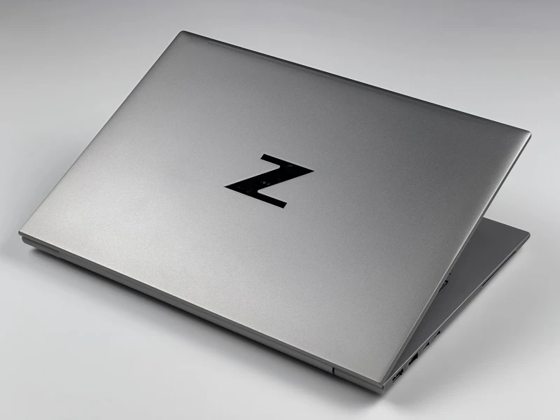 HP ZBook Firefly 14 G9 z i7-1265U, ekranem 14" FHD+, grafiką T550 (4GB). Lekka mobilna stacja robocza do projektowania, pracy biurowej i mobilnej.