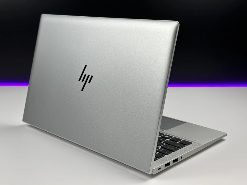 HP EliteBook 840 G7 z procesorem i5-10310U, ekranem 14" FHD i klawiaturą US. Laptop biznesowy z Intel UHD Graphics i aluminiową obudową. HP EliteBook 840 G7 z procesorem i5-10310U, ekranem 14" FHD i klawiaturą US. Laptop biznesowy z Intel UHD Graphics i aluminiową obudową.