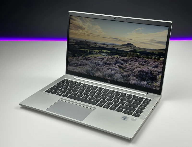 HP EliteBook 840 G7 z procesorem i5-10310U, ekranem 14" FHD i klawiaturą US. Laptop biznesowy z Intel UHD Graphics i aluminiową obudową. HP EliteBook 840 G7 z procesorem i5-10310U, ekranem 14" FHD i klawiaturą US. Laptop biznesowy z Intel UHD Graphics i aluminiową obudową.