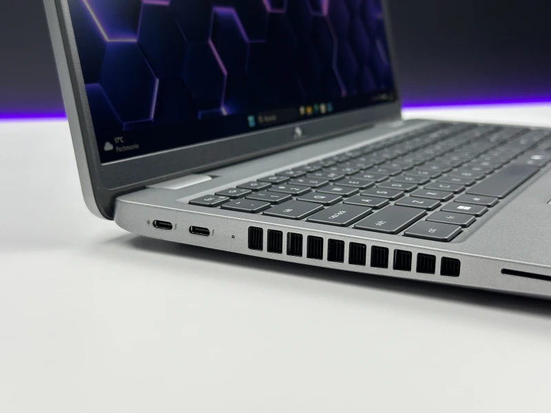 Dell Latitude 5550 z procesorem i5-1345U, 8GB RAM, dotykowym ekranem 15.6" FHD i modemem LTE. Laptop biznesowy z klawiaturą US i Intel Iris Xe.