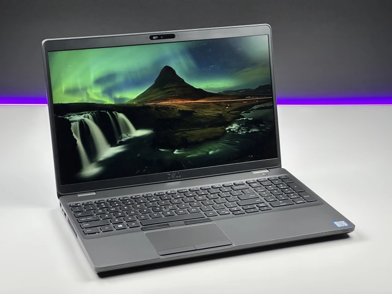 DELL Latitude 5500 i7-8665U, FHD – solidny laptop biznesowy z klawiaturą US, idealny do pracy biurowej i zdalnej. Wydajność i niezawodność. DELL Latitude 5500 i7-8665U, FHD – solidny laptop biznesowy z klawiaturą US, idealny do pracy biurowej i zdalnej. Wydajność i niezawodność.