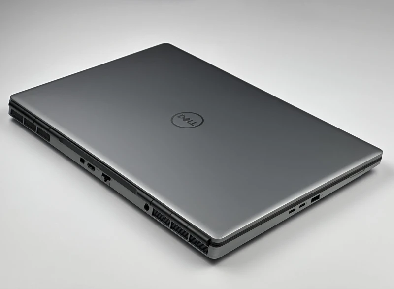 Dell Precision 7750 z i7-10850H i RTX4000 – profesjonalna stacja robocza stworzona do grafiki 3D, CAD i wymagających projektów inżynieryjnych.