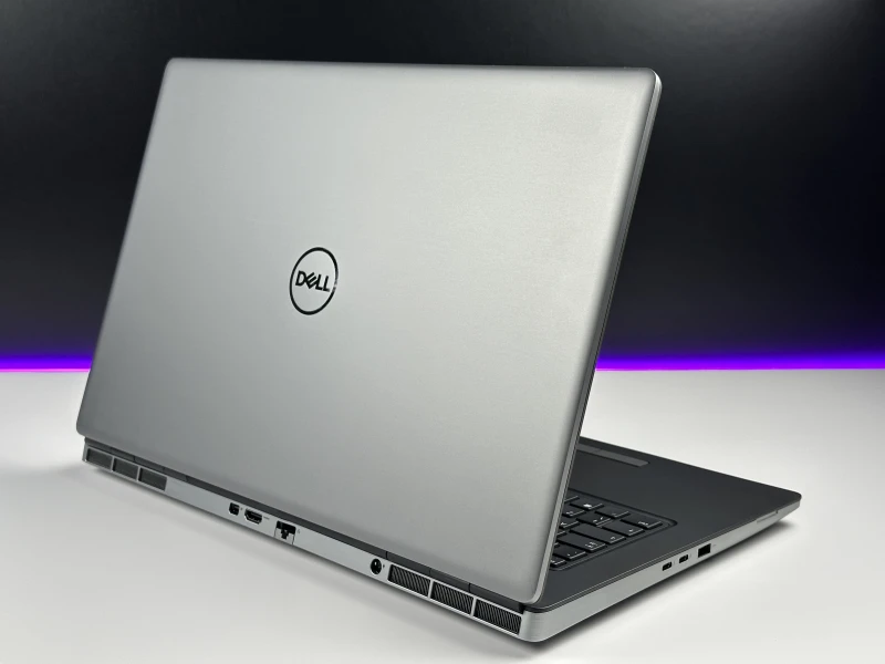 Dell Precision 7750 z i7-10850H i RTX4000 – profesjonalna stacja robocza stworzona do grafiki 3D, CAD i wymagających projektów inżynieryjnych.