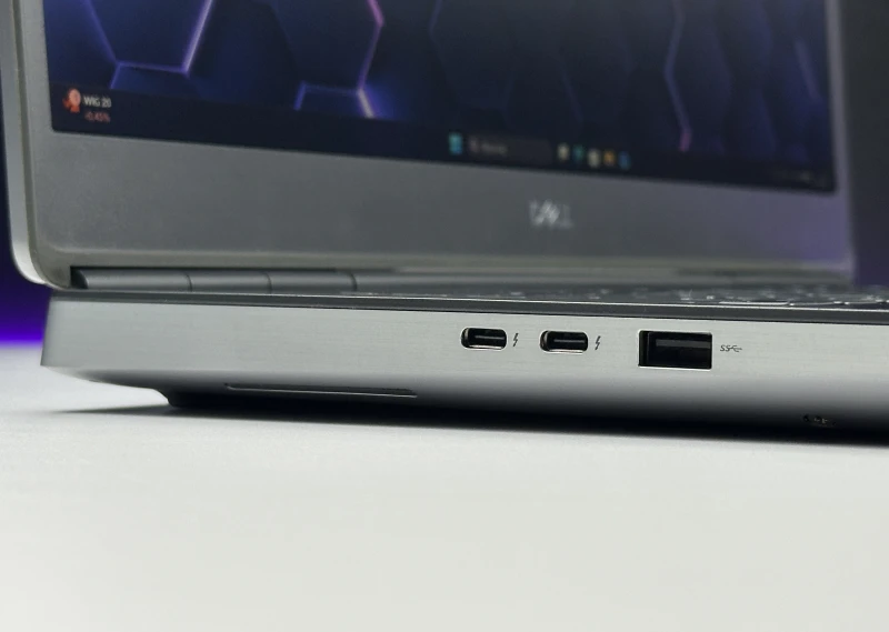 Dell Precision 7750 z i7-10850H i RTX4000 – profesjonalna stacja robocza stworzona do grafiki 3D, CAD i wymagających projektów inżynieryjnych.