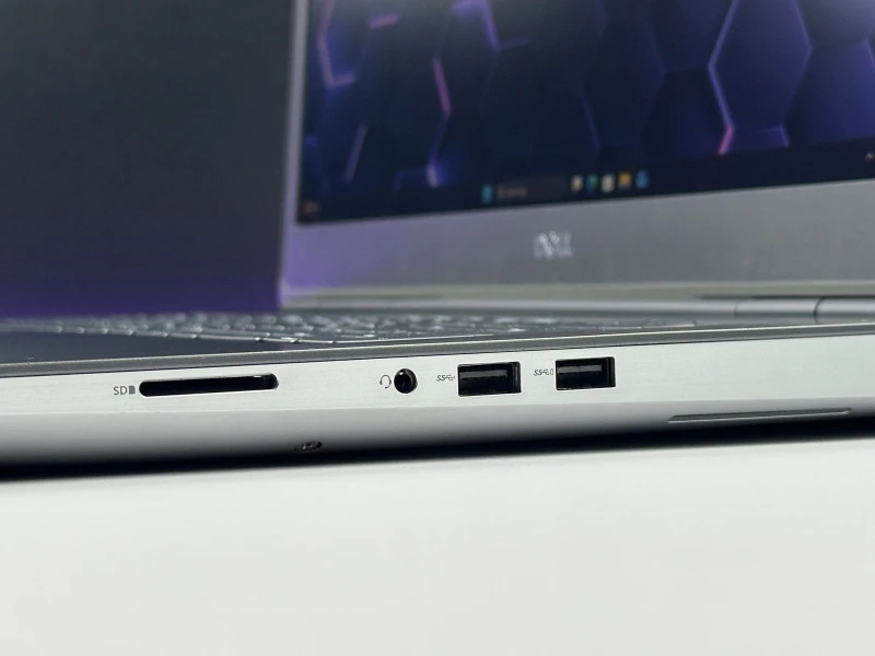 Dell Precision 7750 z i7-10850H i RTX4000 – profesjonalna stacja robocza stworzona do grafiki 3D, CAD i wymagających projektów inżynieryjnych.