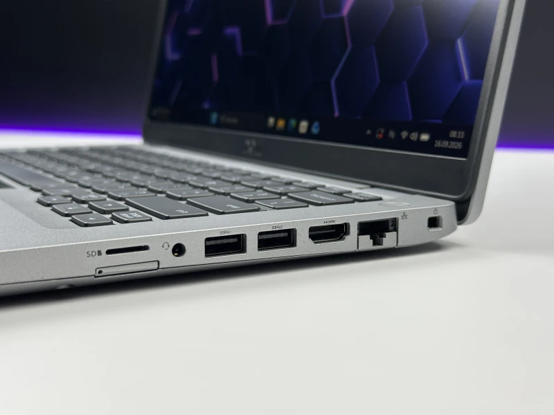 Biznesowy Dell Latitude 5410 z procesorem i7-10810U, ekranem 14" FHD i Intel UHD Graphics. Laptop biznesowy z klawiaturą US i złączem USB-C.
