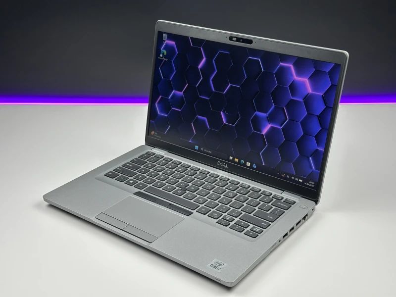 Biznesowy Dell Latitude 5410 z procesorem i7-10810U, ekranem 14" FHD i Intel UHD Graphics. Laptop biznesowy z klawiaturą US i złączem USB-C.