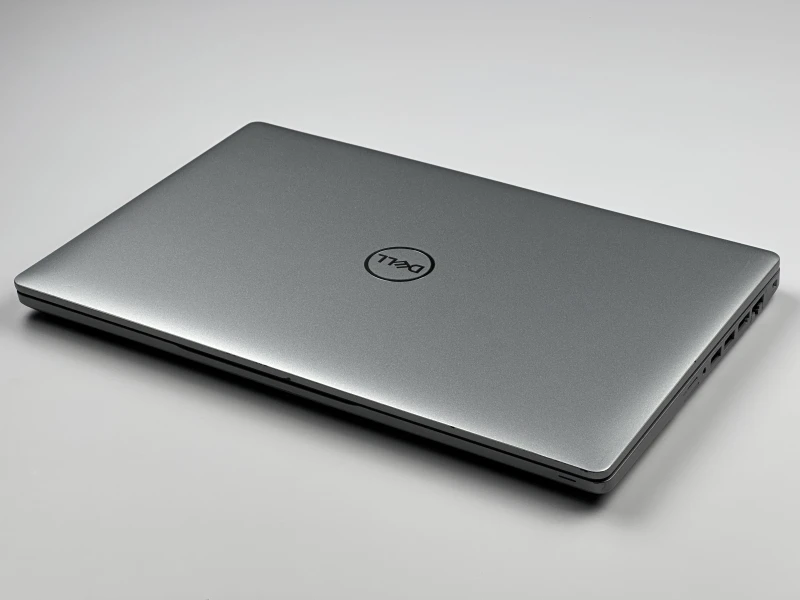 Biznesowy Dell Latitude 5410 z procesorem i7-10810U, ekranem 14" FHD i Intel UHD Graphics. Laptop biznesowy z klawiaturą US i złączem USB-C.