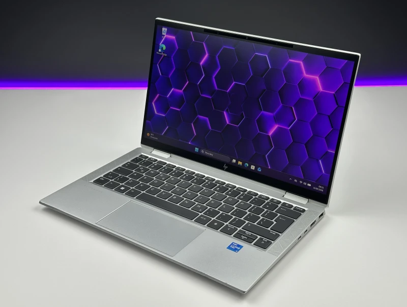 HP EliteBook x360 1030 G8 z i5-1145G7, 16GB RAM, dotykowym ekranem FHD i modemem LTE – mobilność, styl i pełna funkcjonalność.