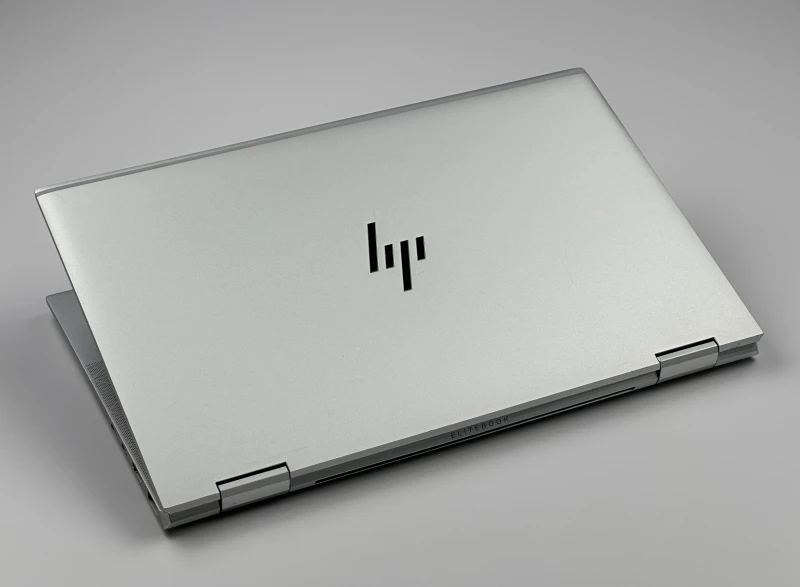 HP EliteBook x360 1030 G8 z i5-1145G7, 16GB RAM, dotykowym ekranem FHD i modemem LTE – mobilność, styl i pełna funkcjonalność.