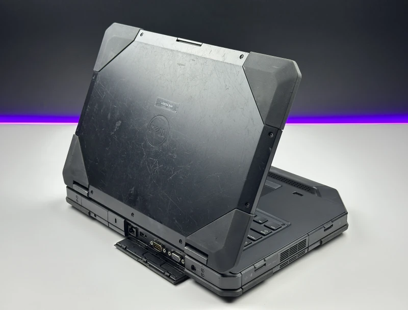 Dell Latitude 5414 Rugged z procesorem i5-6300U, ekranem 14" i Intel HD Graphics 520. Wzmocniony laptop terenowy z Windows 10 Pro.