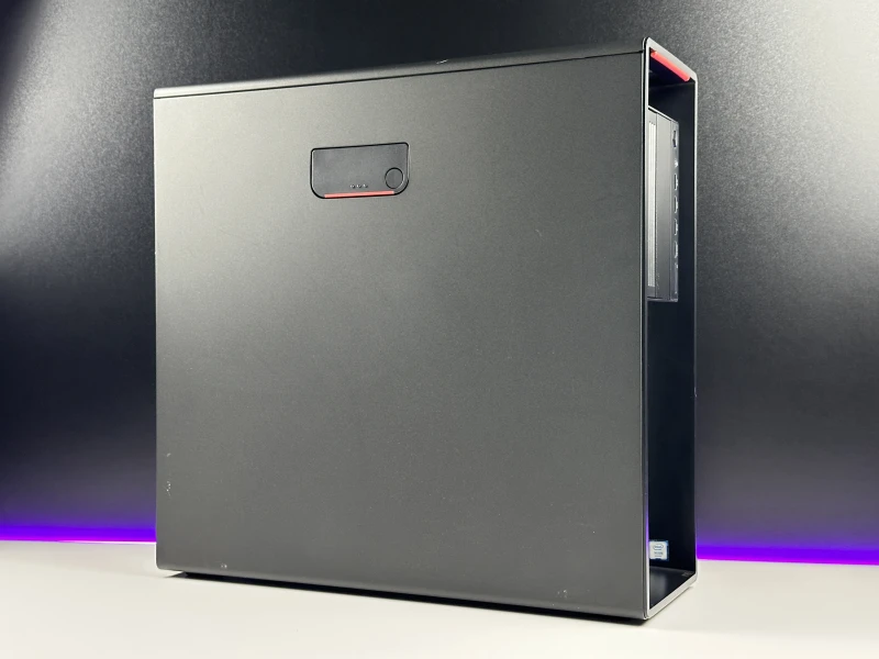 Lenovo ThinkStation P520 Tower z Xeon W-2223, 32GB RAM, SSD 512GB i RTX A4000. Stacja robocza z 8 slotami RAM i szeroką rozbudową PCIe.