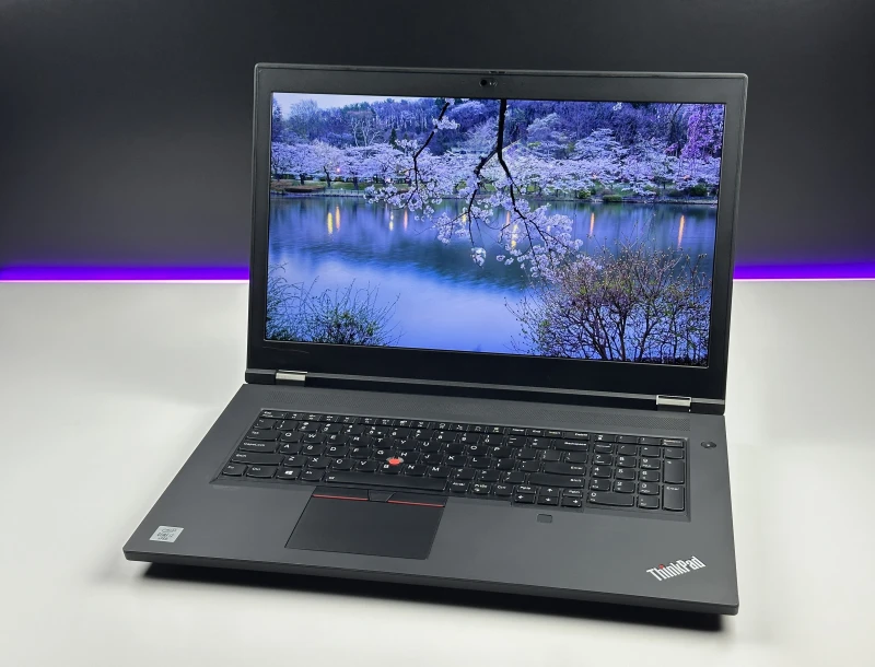 Lenovo ThinkPad P17 Gen 1 - procesor i7-10850H, ekran 17.3", Quadro RTX 3000. Stacja robocza z klawiaturą US, 4 slotami RAM i obsługą dysków M.2.