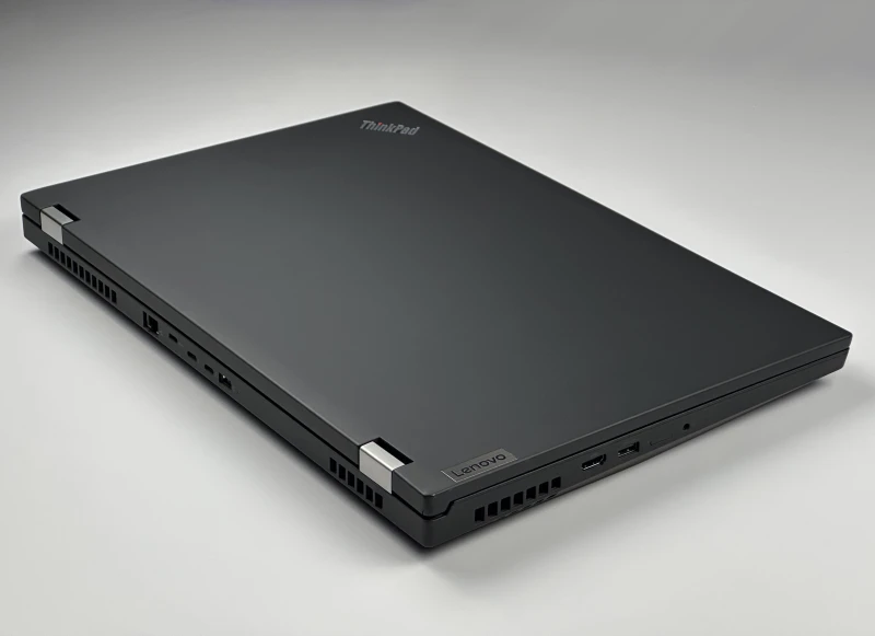 Lenovo ThinkPad P17 Gen 1 - procesor i7-10850H, ekran 17.3", Quadro RTX 3000. Stacja robocza z klawiaturą US, 4 slotami RAM i obsługą dysków M.2.
