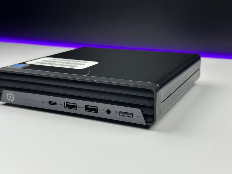 HP ProDesk 400 G6 Mini z Pentium Gold G6400T i Intel UHD Graphics 610. Komputer biurowy z 2 slotami RAM DDR4 i obsługą dysków M.2 NVMe.