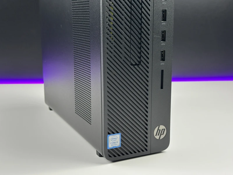 HP 290 G2 SFF z procesorem i3-9100 i Intel UHD Graphics 630. Kompaktowy komputer biurowy z HDMI, VGA i możliwością rozbudowy podzespołów.