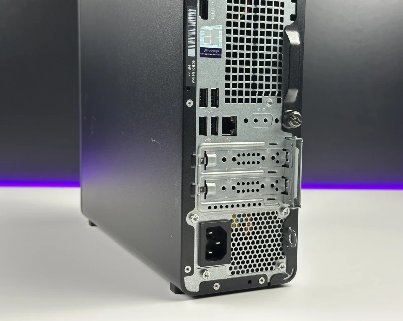 HP 290 G2 SFF z procesorem i3-9100 i Intel UHD Graphics 630. Kompaktowy komputer biurowy z HDMI, VGA i możliwością rozbudowy podzespołów.
