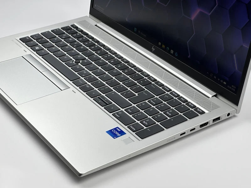 HP EliteBook 850 G8 – i7-1185G7 i matryca 15.6". Biznesowy laptop klasy premium do pracy biurowej, mobilnej i codziennych zadań. Solidna wydajność.