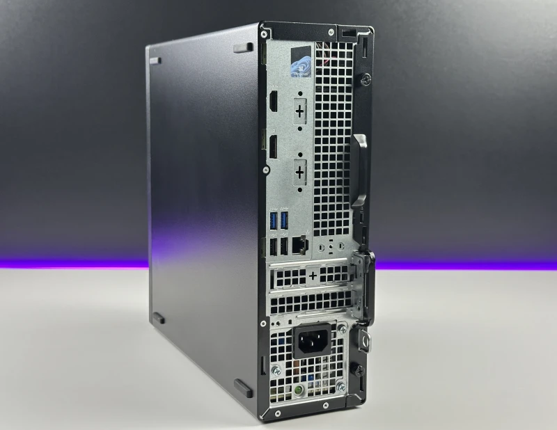Dell OptiPlex 3000 SFF z procesorem i5-12500 i Intel UHD Graphics 770. Komputer biznesowy z obsługą TPM 2.0 i szerokim zestawem złączy.