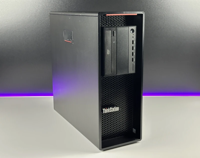 Lenovo ThinkStation P520 Tower z Xeon W-2123, 32GB RAM, SSD 512GB i Quadro P4000. Stacja robocza z dużym potencjałem rozbudowy pamięci.