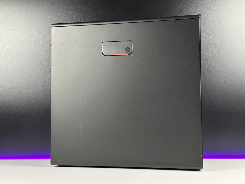 Lenovo ThinkStation P520 Tower z Xeon W-2123, 32GB RAM, SSD 512GB i Quadro P4000. Stacja robocza z dużym potencjałem rozbudowy pamięci.